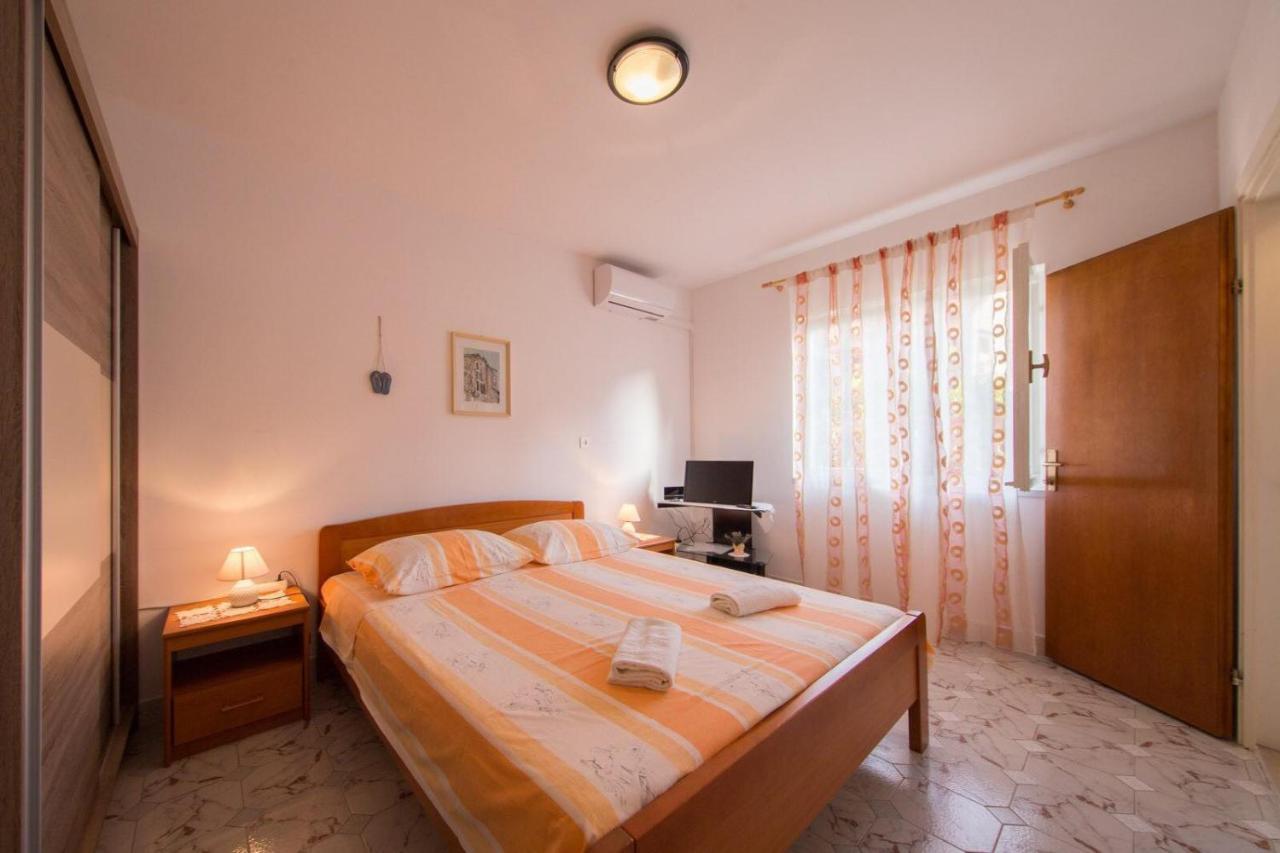Apartmani Katija Komiža Zewnętrze zdjęcie