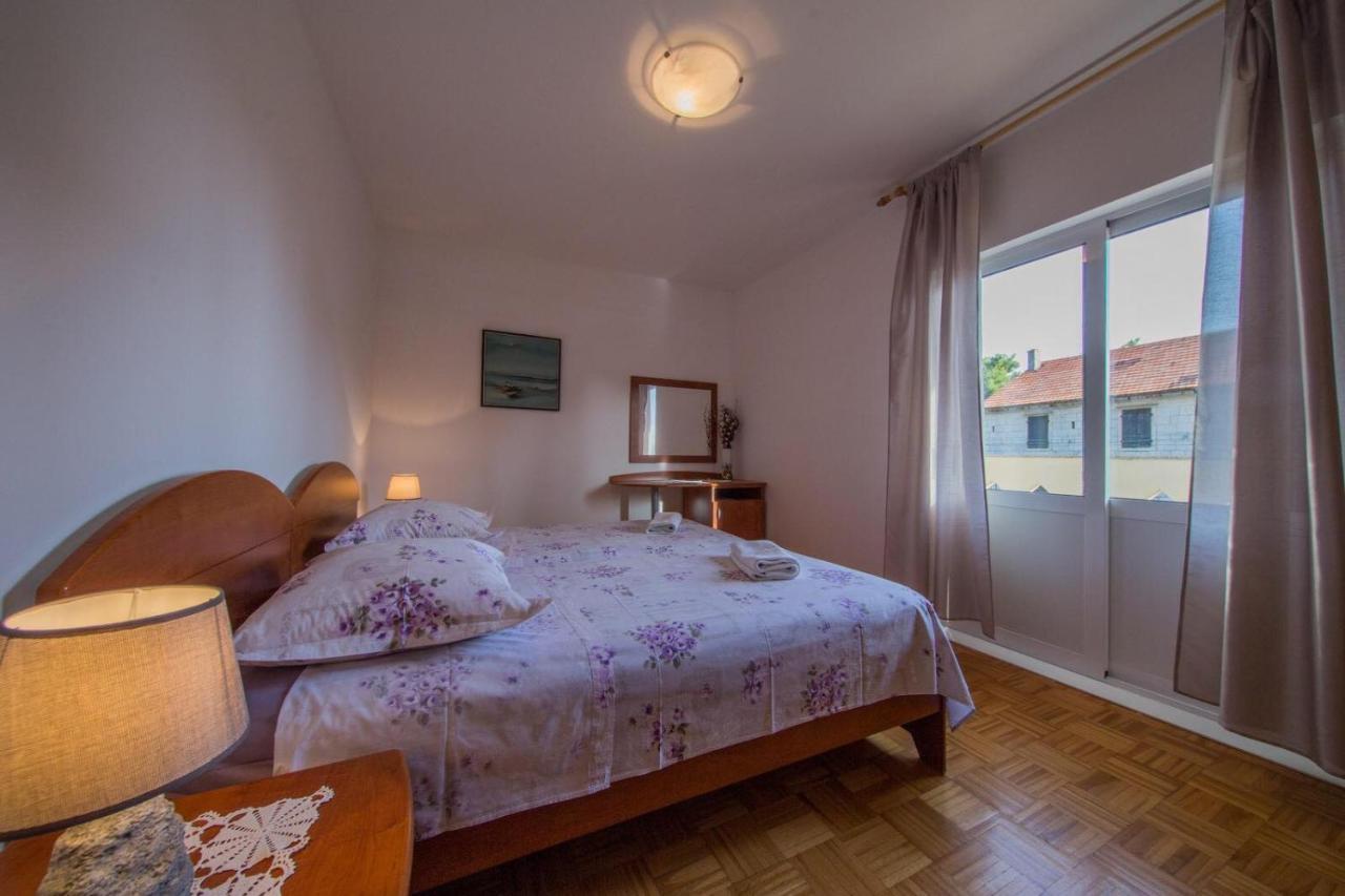 Apartmani Katija Komiža Zewnętrze zdjęcie